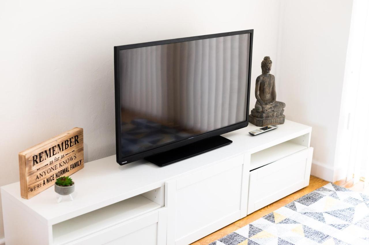 Off Road Parking, Garden, Tv'S In Bedrooms Morriston Ngoại thất bức ảnh