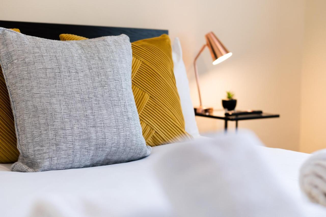 Off Road Parking, Garden, Tv'S In Bedrooms Morriston Ngoại thất bức ảnh