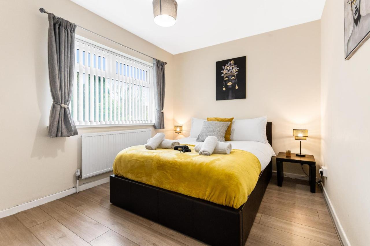 Off Road Parking, Garden, Tv'S In Bedrooms Morriston Ngoại thất bức ảnh