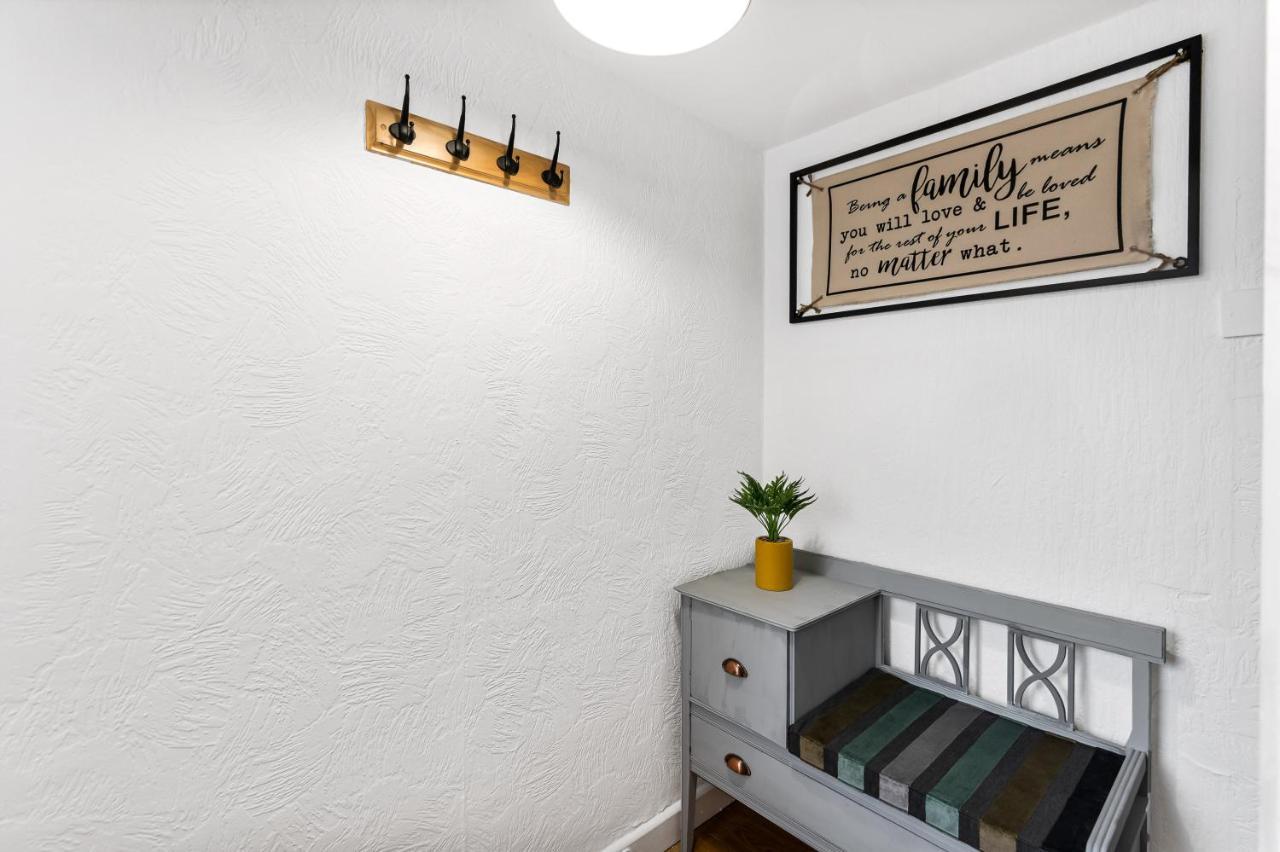 Off Road Parking, Garden, Tv'S In Bedrooms Morriston Ngoại thất bức ảnh